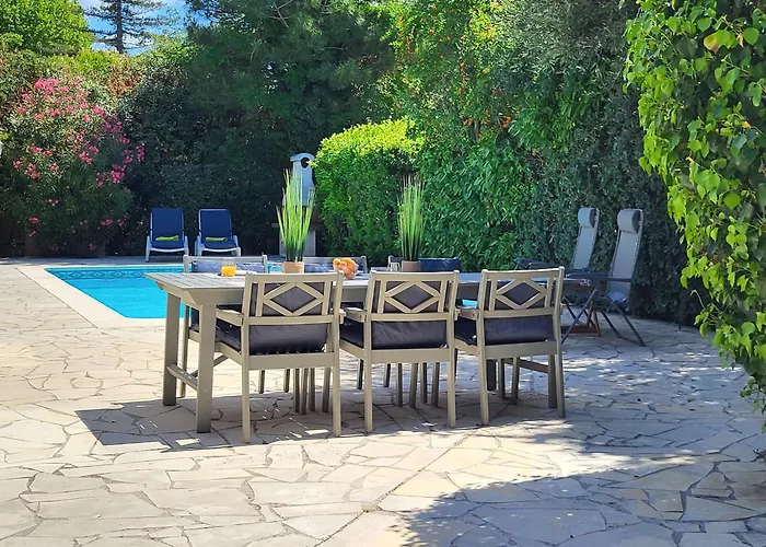 In Saint-couat With Private Pool Villa *